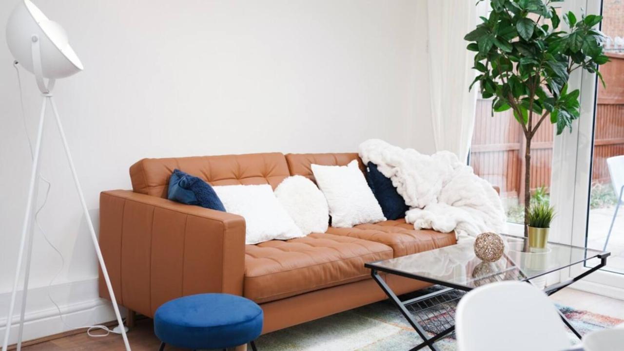 Spacious Family Home With Games Room & Garden London Eksteriør bilde