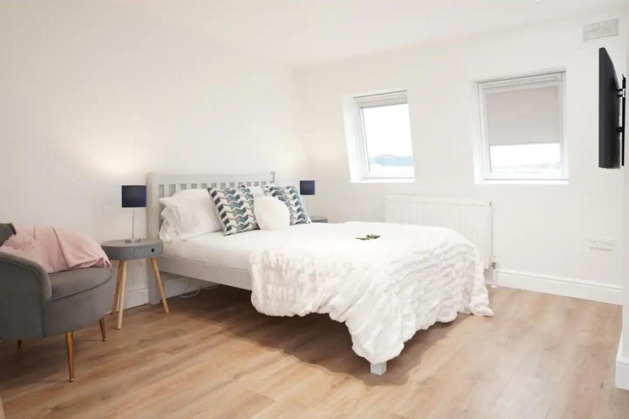 Spacious Family Home With Games Room & Garden London Eksteriør bilde