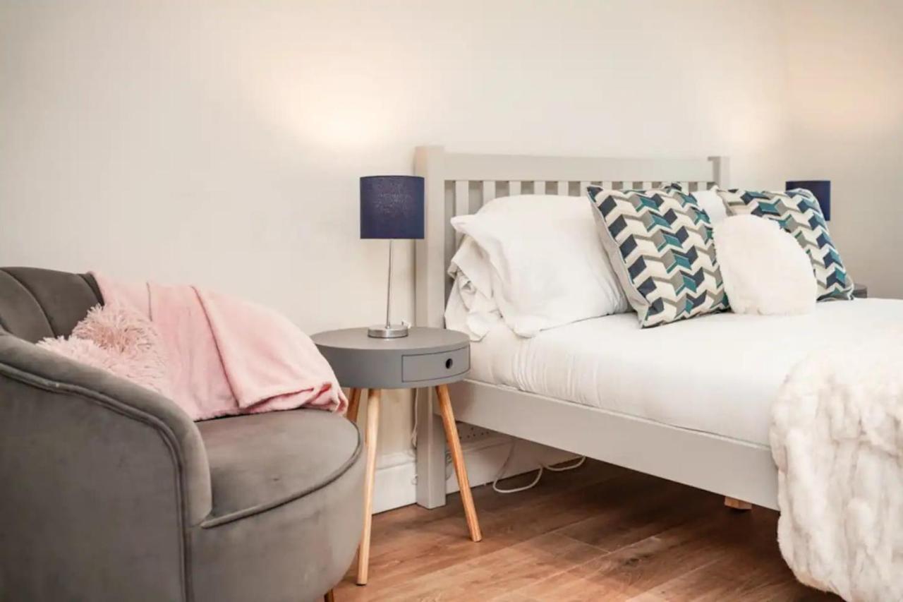 Spacious Family Home With Games Room & Garden London Eksteriør bilde