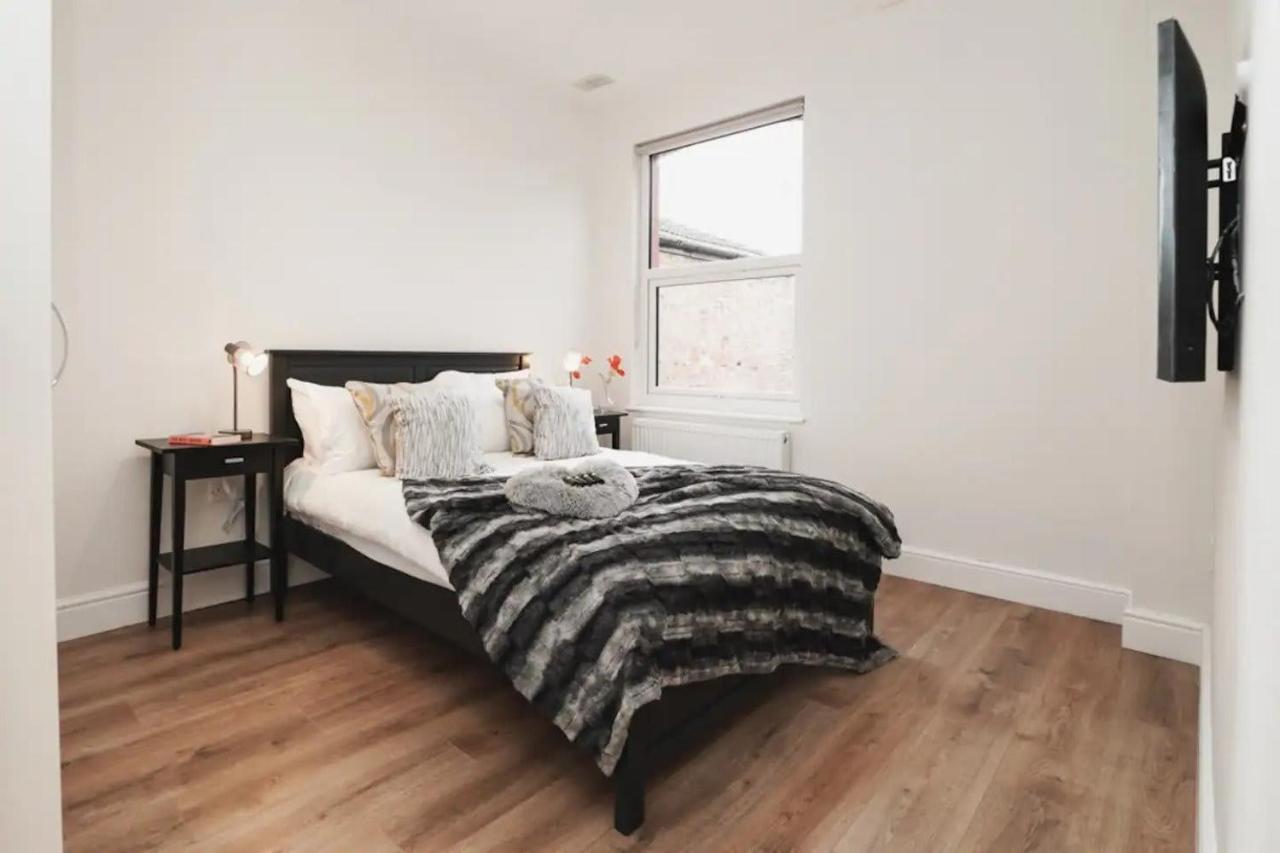 Spacious Family Home With Games Room & Garden London Eksteriør bilde