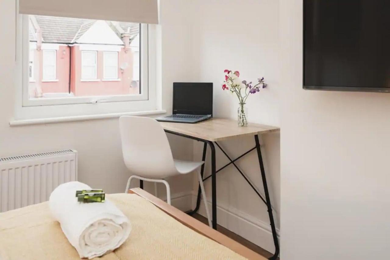 Spacious Family Home With Games Room & Garden London Eksteriør bilde