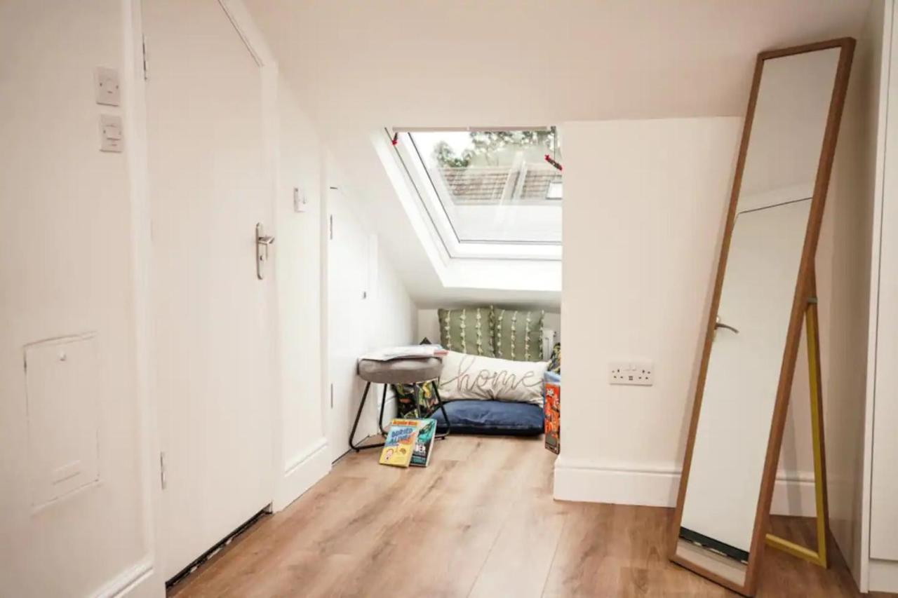 Spacious Family Home With Games Room & Garden London Eksteriør bilde